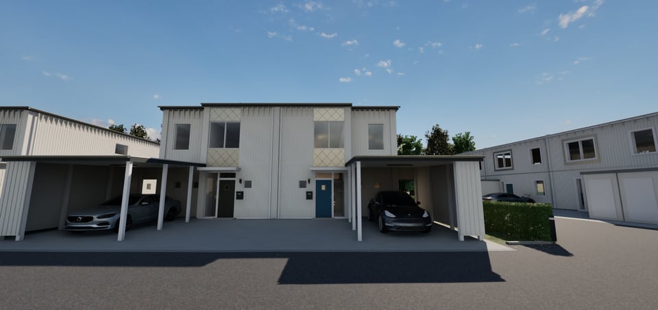 Parhuset framifrån i husvisningen en sommardag, med carportarna och de två entréerna.